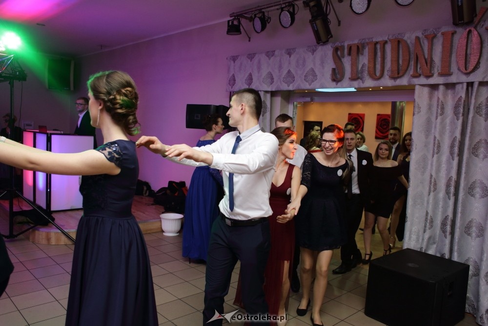 Studniówka ZSZ nr 4 w Ostrołęce [27.01.2018] - zdjęcie #25 - eOstroleka.pl