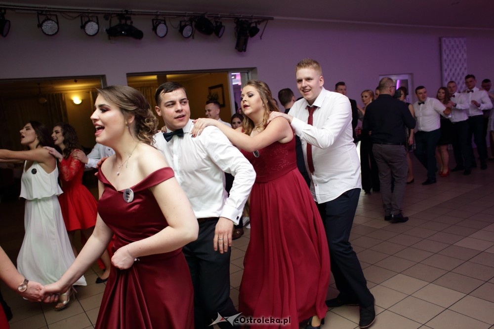 Studniówka ZSZ nr 4 w Ostrołęce [27.01.2018] - zdjęcie #23 - eOstroleka.pl