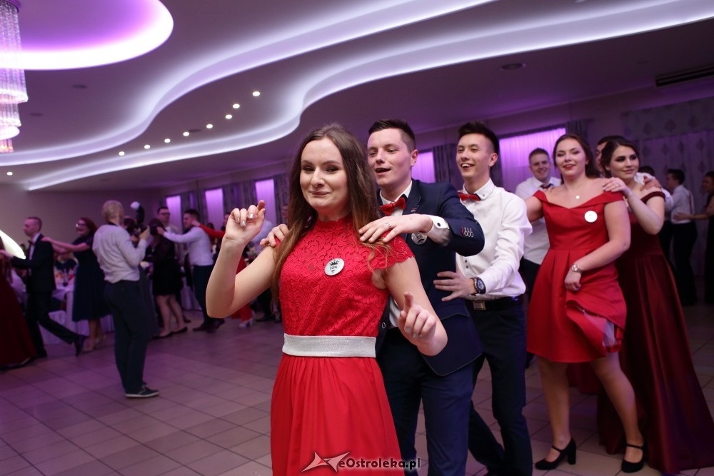 Studniówka ZSZ nr 4 w Ostrołęce [27.01.2018] - zdjęcie #19 - eOstroleka.pl