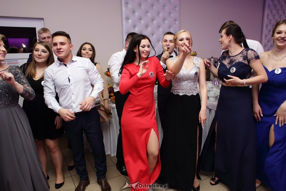 Studniówka ZSZ nr 4 w Ostrołęce [27.01.2018] - zdjęcie #17 - eOstroleka.pl