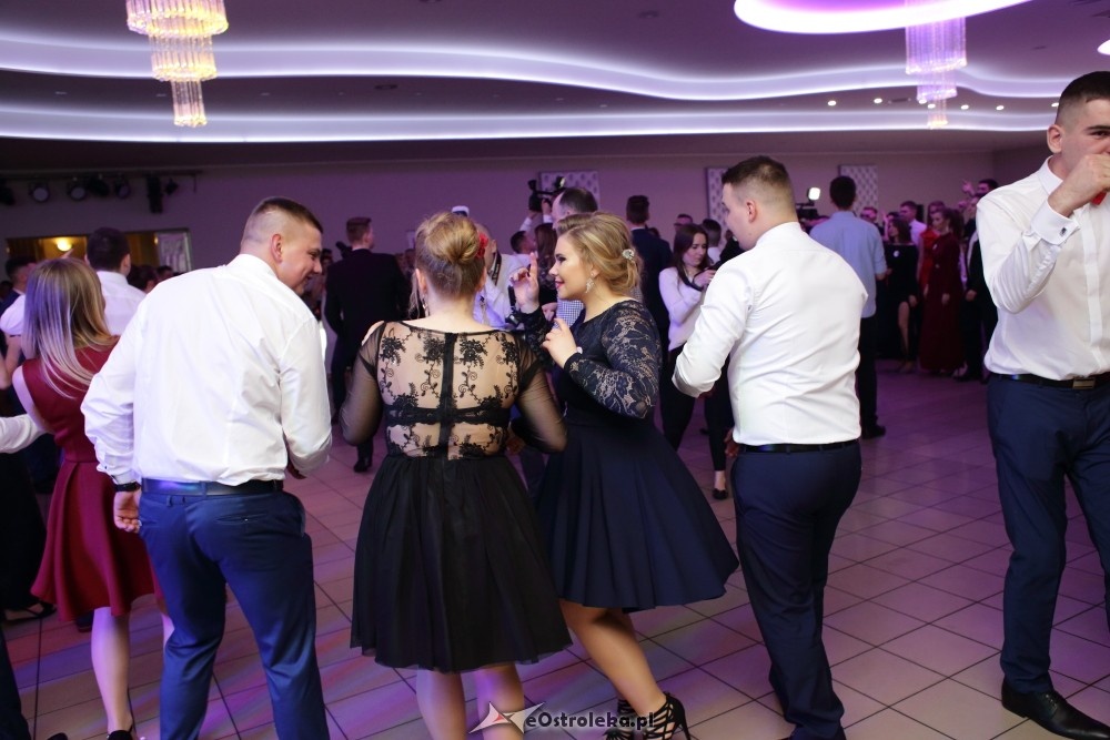 Studniówka ZSZ nr 4 w Ostrołęce [27.01.2018] - zdjęcie #15 - eOstroleka.pl