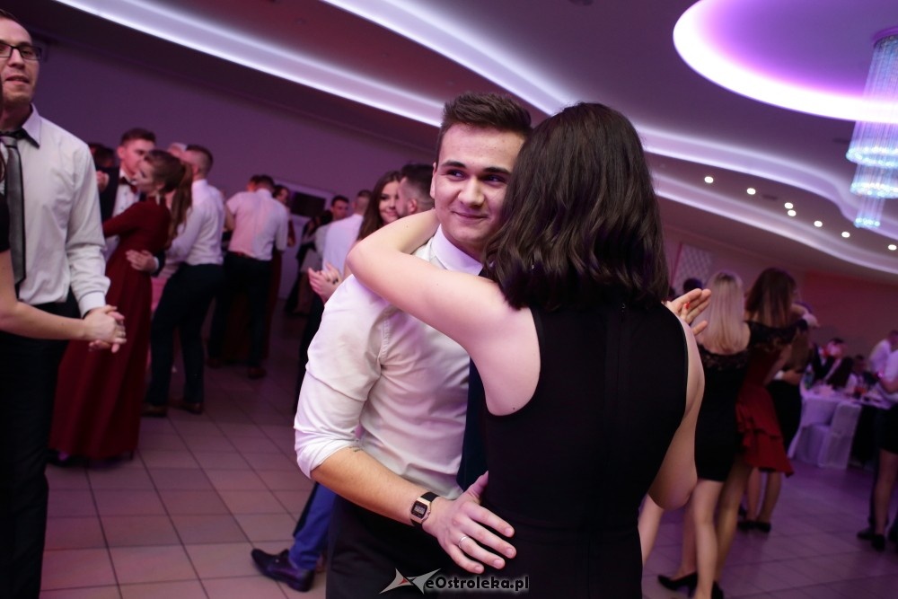 Studniówka ZSZ nr 4 w Ostrołęce [27.01.2018] - zdjęcie #13 - eOstroleka.pl