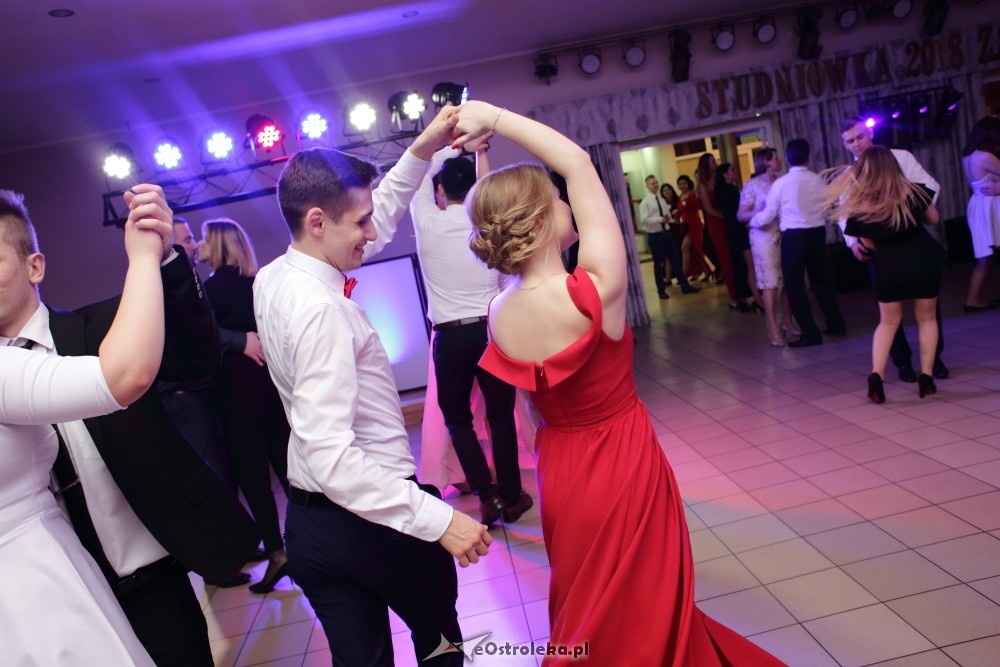 Studniówka ZSZ nr 4 w Ostrołęce [27.01.2018] - zdjęcie #12 - eOstroleka.pl