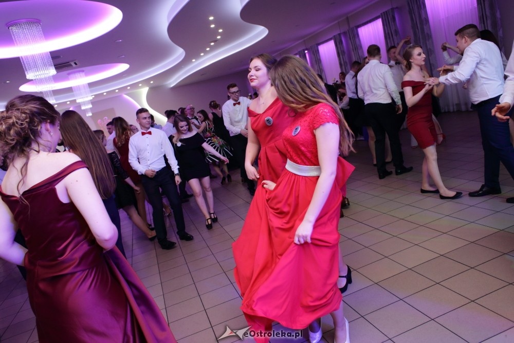 Studniówka ZSZ nr 4 w Ostrołęce [27.01.2018] - zdjęcie #11 - eOstroleka.pl