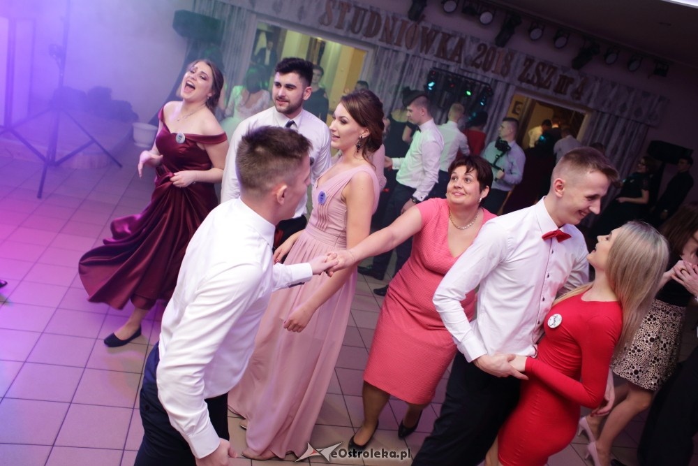 Studniówka ZSZ nr 4 w Ostrołęce [27.01.2018] - zdjęcie #7 - eOstroleka.pl