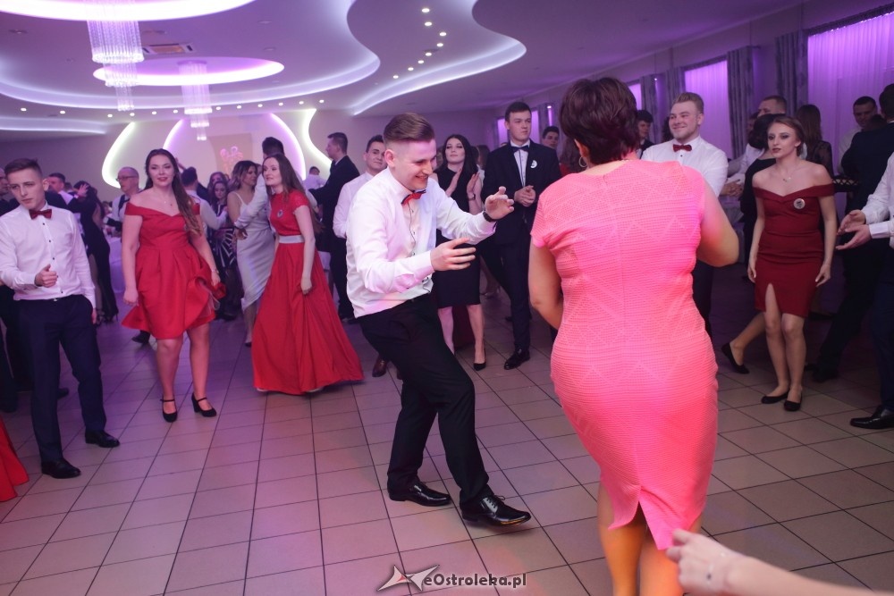 Studniówka ZSZ nr 4 w Ostrołęce [27.01.2018] - zdjęcie #6 - eOstroleka.pl