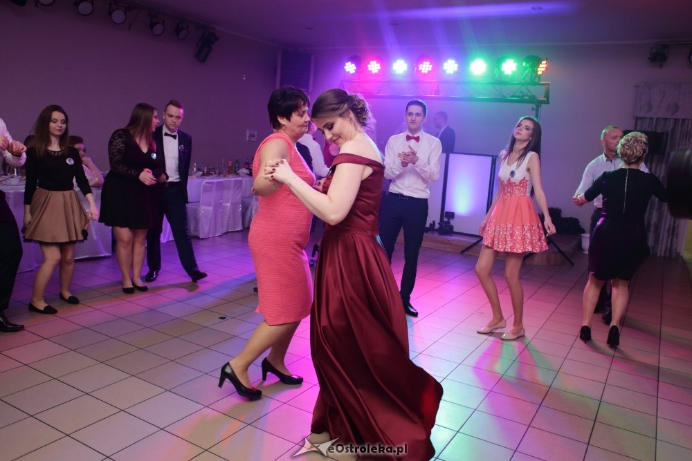 Studniówka ZSZ nr 4 w Ostrołęce [27.01.2018] - zdjęcie #5 - eOstroleka.pl