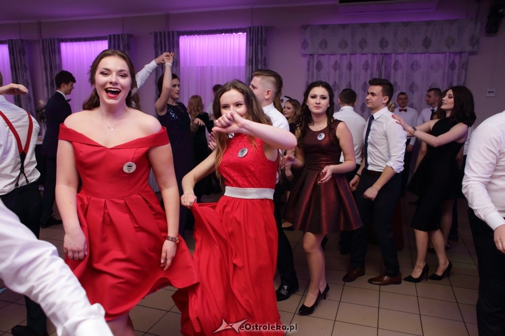 Studniówka ZSZ nr 4 w Ostrołęce [27.01.2018] - zdjęcie #4 - eOstroleka.pl