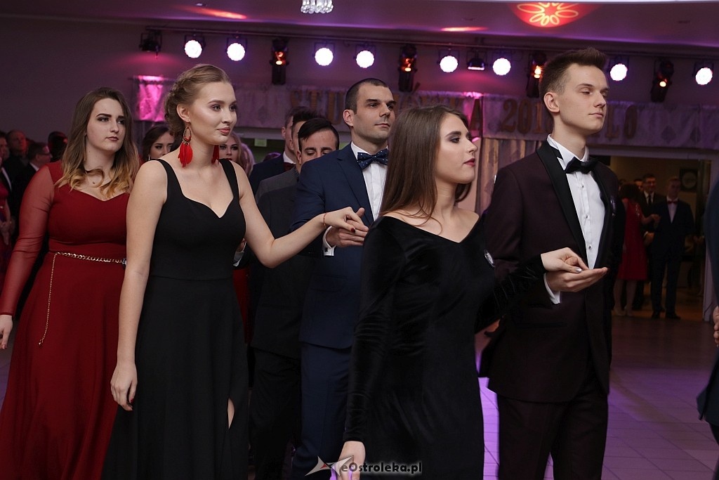 Studniówka I LO w Ostrołęce [03.02.2018] - zdjęcie #41 - eOstroleka.pl