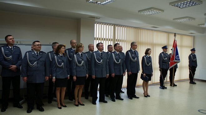 Nowi oficerowie w szeregach ostrołęckiej policji [06.02.2018] - zdjęcie #2 - eOstroleka.pl