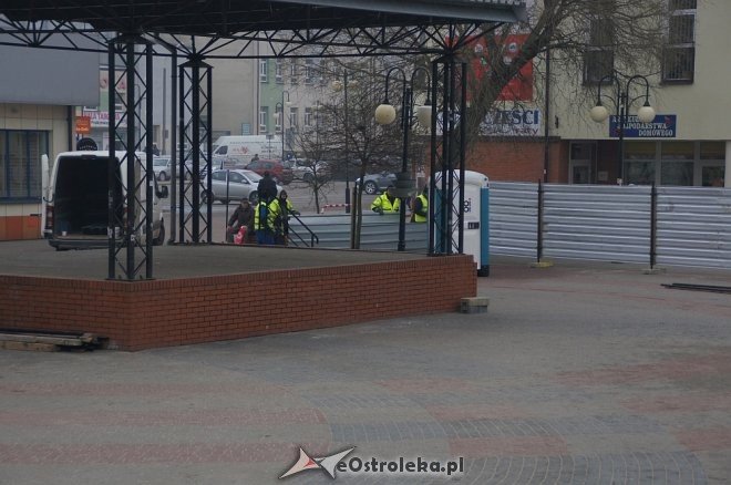 Ostrołęka: Ruszyła budowa fontanny gejzerowej przy scenie miejskiej [13.02.2018] - zdjęcie #4 - eOstroleka.pl