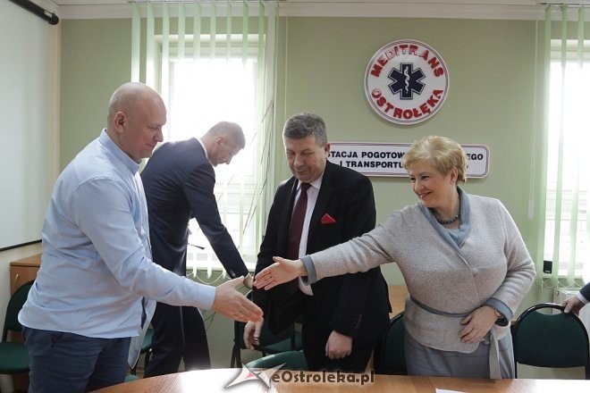 Podpisanie umowy na wykonanie stacji pogotowia w Ostrowi Mazowieckiej [01.03.2018] - zdjęcie #20 - eOstroleka.pl