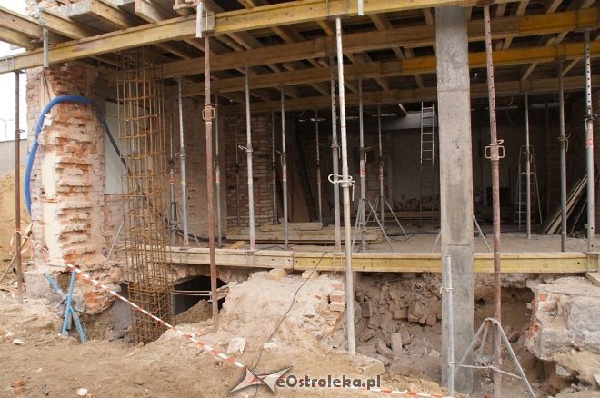Raport z placu budowy Muzeum Żołnierzy Wyklętych [06.03.2018] - zdjęcie #88 - eOstroleka.pl