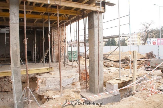 Raport z placu budowy Muzeum Żołnierzy Wyklętych [06.03.2018] - zdjęcie #36 - eOstroleka.pl