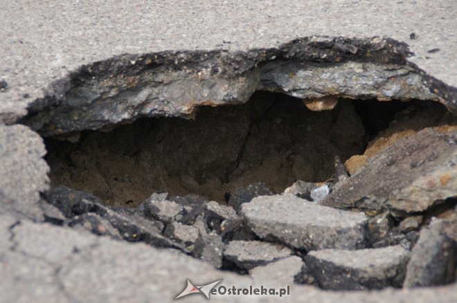 Interwencja Czytelnika: Gigantyczna dziura w nawierzchni parkingu przy Madalińskiego [06.03.2018] - zdjęcie #7 - eOstroleka.pl