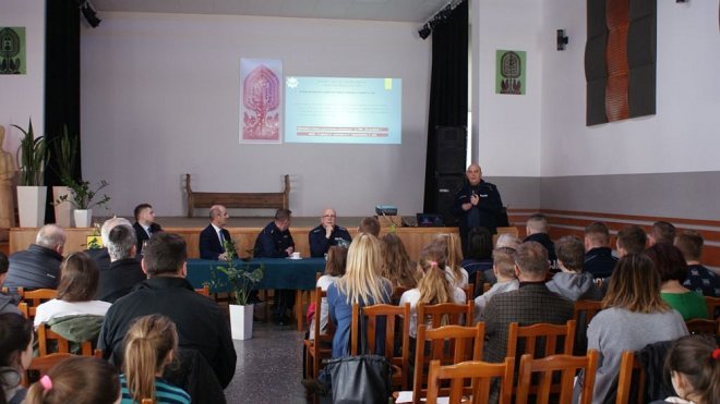 Rozmawiali o bezpieczeństwie z mieszkańcami gminy Lelis [07.03.2018] - zdjęcie #3 - eOstroleka.pl