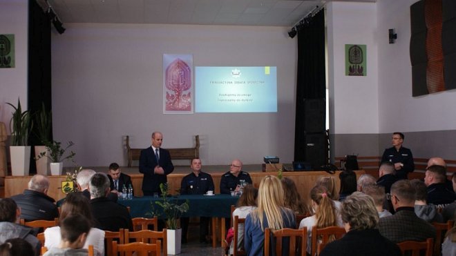Rozmawiali o bezpieczeństwie z mieszkańcami gminy Lelis [07.03.2018] - zdjęcie #5 - eOstroleka.pl