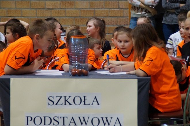 Turniej „Klasa na 5” w SP nr 5 w Ostrołęce [15.03.2018] - zdjęcie #26 - eOstroleka.pl