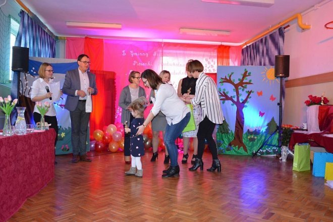 „Rozśpiewane Przedszkolaki” w ZPO w Kadzidle [16.03.2018] - zdjęcie #59 - eOstroleka.pl