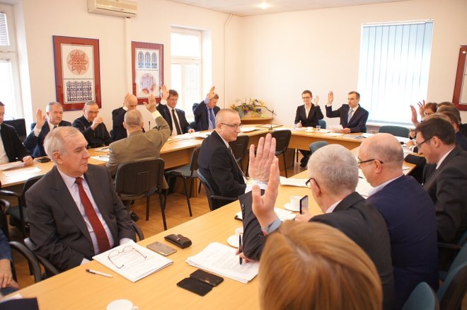 XLIII sesja Rady Powiatu w Ostrołęce [16.03.2018] - zdjęcie #18 - eOstroleka.pl