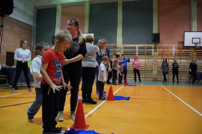 Rodzinny turniej „zerówkowiczów” w Szkole Podstawowej nr 5 w Ostrołęce [19.03.2018] - zdjęcie #53 - eOstroleka.pl