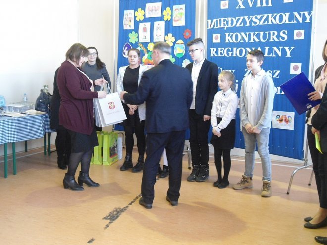 XVIII konkurs wiedzy o regionie w Szkole Podstawowej nr 3 w Ostrołęce [24.03.2018] - zdjęcie #33 - eOstroleka.pl