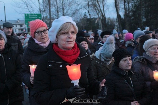 Droga Krzyżowa w parafii pw. Zbawiciela Świata w Ostrołęce [28,03.2018] - zdjęcie #47 - eOstroleka.pl