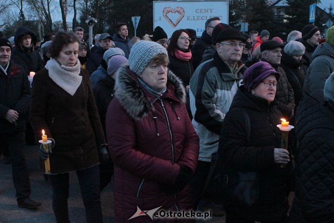 Droga Krzyżowa w parafii pw. Zbawiciela Świata w Ostrołęce [28,03.2018] - zdjęcie #39 - eOstroleka.pl