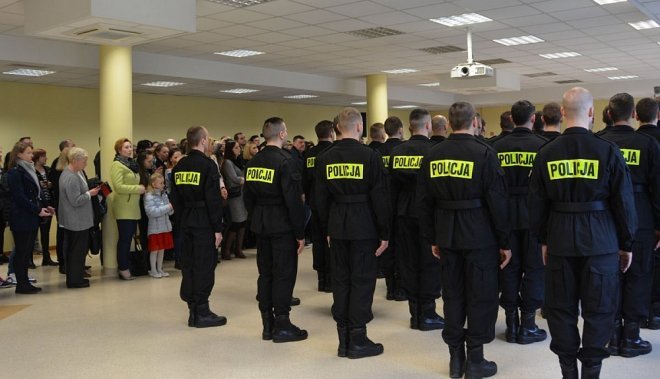 Ślubowanie nowych policjantów w mazowieckim garnizonie 29.03.2018] - zdjęcie #1 - eOstroleka.pl