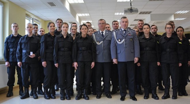 Ślubowanie nowych policjantów w mazowieckim garnizonie 29.03.2018] - zdjęcie #7 - eOstroleka.pl