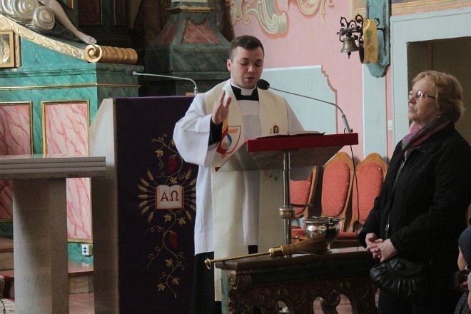 Wielka Sobota i święcenie wielkanocnych koszyczków w ostrołęckich parafiach [31.03.2018] - zdjęcie #58 - eOstroleka.pl