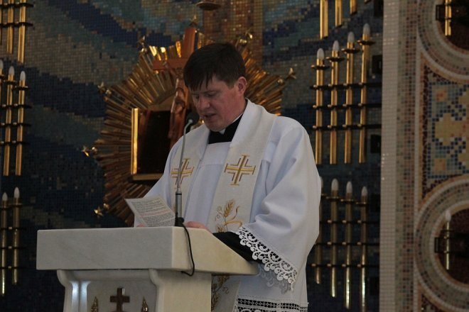 Wielka Sobota i święcenie wielkanocnych koszyczków w ostrołęckich parafiach [31.03.2018] - zdjęcie #21 - eOstroleka.pl