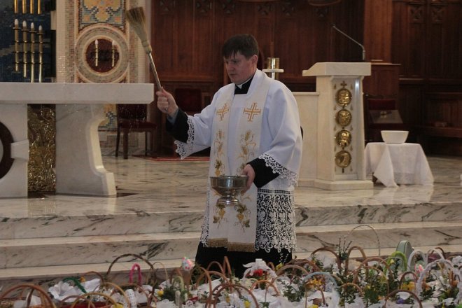 Wielka Sobota i święcenie wielkanocnych koszyczków w ostrołęckich parafiach [31.03.2018] - zdjęcie #15 - eOstroleka.pl