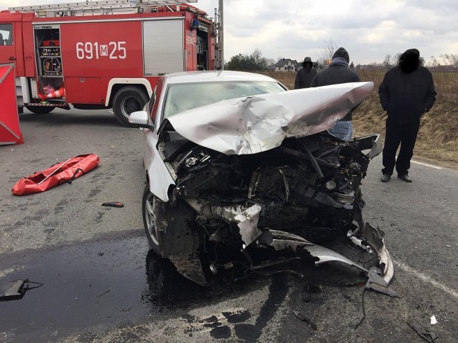 Tragedia pod Wyszkowem. W wypadku zginęły dwie młode osoby [03.04.2018] - zdjęcie #2 - eOstroleka.pl