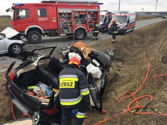 Tragedia pod Wyszkowem. W wypadku zginęły dwie młode osoby [03.04.2018] - zdjęcie #5 - eOstroleka.pl