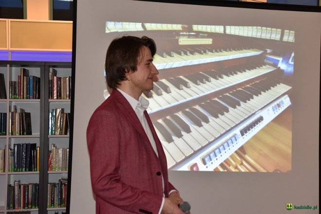 Spotkanie z Adamem Tańskim w kadzidlańskiej bibliotece [04.04.2018] - zdjęcie #11 - eOstroleka.pl