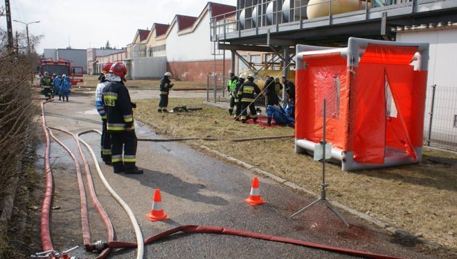 Ostrołęka: Rozszczelniony rurociąg z amoniakiem w zakładach mięsnych [04.04.2018] - zdjęcie #3 - eOstroleka.pl