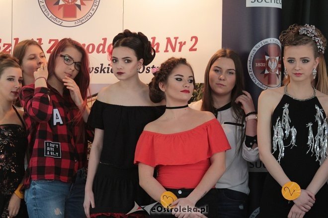 X Festiwal Fryzjerstwa Artystycznego w ZSZ nr 2 [05.04.2018] - zdjęcie #39 - eOstroleka.pl
