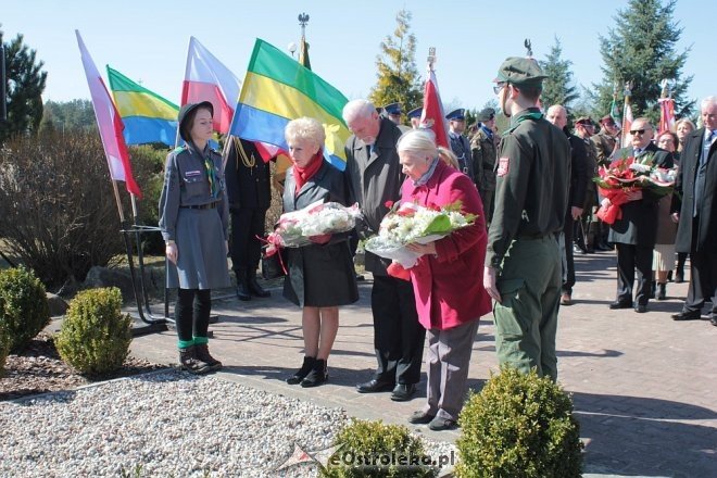 Ostrołęka: Obchody rocznicowe Zbrodni Katyńskiej i Katastrofy Smoleńskiej [07.04.2018] - zdjęcie #53 - eOstroleka.pl