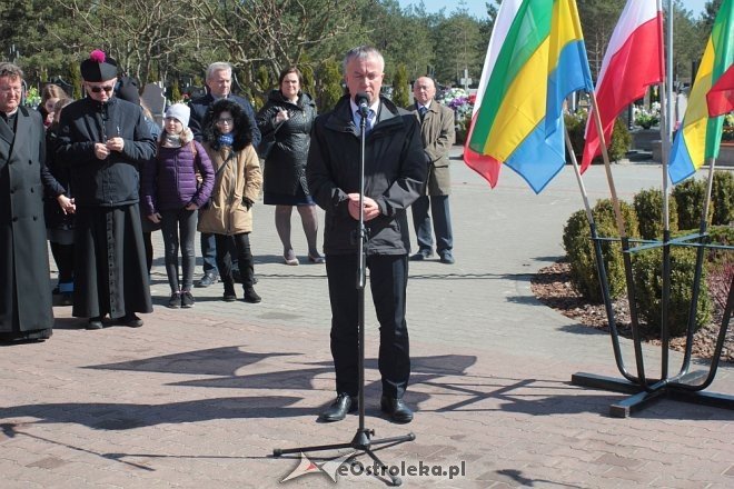 Ostrołęka: Obchody rocznicowe Zbrodni Katyńskiej i Katastrofy Smoleńskiej [07.04.2018] - zdjęcie #3 - eOstroleka.pl