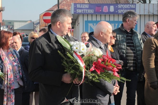 Ostrołęczanie uczcili pamięć ofiar Katastrofy Smoleńskiej [10.04.2018] - zdjęcie #15 - eOstroleka.pl