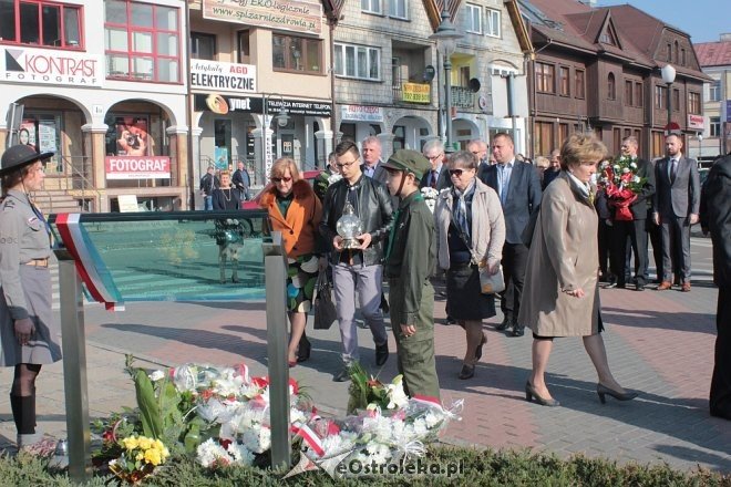 Ostrołęczanie uczcili pamięć ofiar Katastrofy Smoleńskiej [10.04.2018] - zdjęcie #26 - eOstroleka.pl