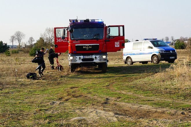 W Narwi znaleziono zwłoki mężczyzny [10.04.2018] - zdjęcie #5 - eOstroleka.pl