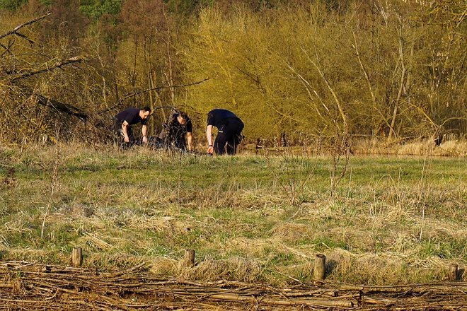 W Narwi znaleziono zwłoki mężczyzny [10.04.2018] - zdjęcie #11 - eOstroleka.pl