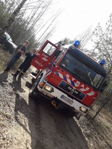 W Wachu spłonęło około 20 arów poszycia leśnego [08.04.2018] - zdjęcie #4 - eOstroleka.pl