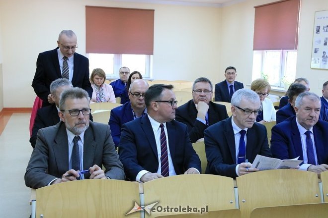 XLIV sesja Rady Powiatu w Ostrołęce [12.04.2018] - zdjęcie #1 - eOstroleka.pl
