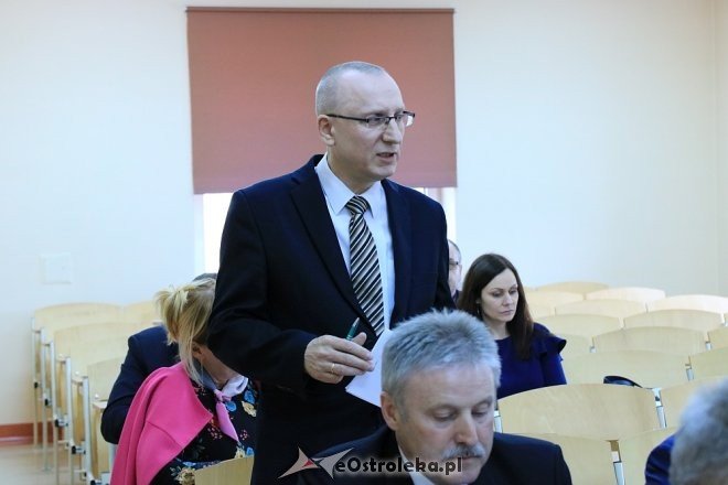 XLIV sesja Rady Powiatu w Ostrołęce [12.04.2018] - zdjęcie #3 - eOstroleka.pl