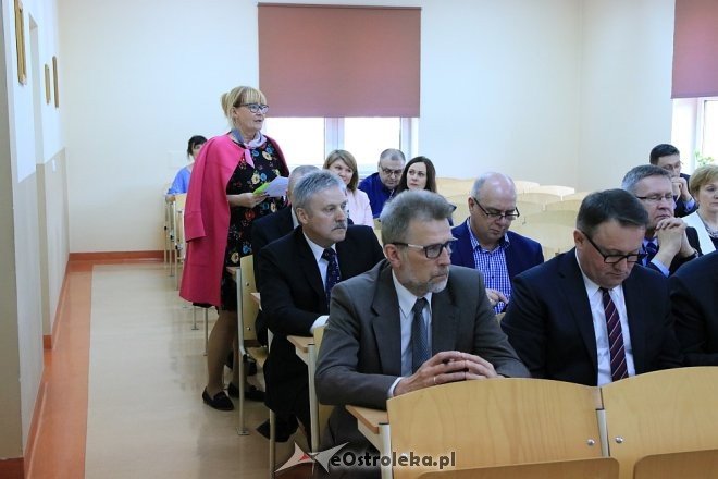 XLIV sesja Rady Powiatu w Ostrołęce [12.04.2018] - zdjęcie #9 - eOstroleka.pl