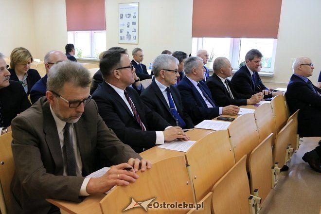 XLIV sesja Rady Powiatu w Ostrołęce [12.04.2018] - zdjęcie #18 - eOstroleka.pl