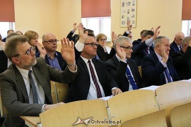 XLIV sesja Rady Powiatu w Ostrołęce [12.04.2018] - zdjęcie #39 - eOstroleka.pl